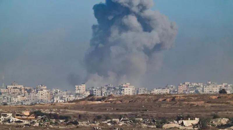 इजरायलले गाजा शहरमा भारी बमबारी गर्यो, रक्षामन्त्रीले भने- ‘गाजा जलिरहेको छ’