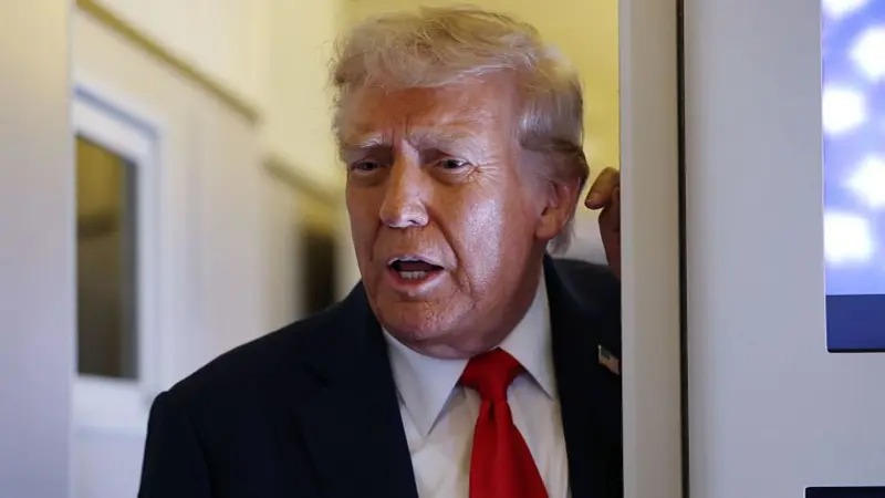 ट्रम्पले अमेरिकी टिभी नेटवर्कहरूको लाइसेन्स खोस्ने कुरा किन गरे ?