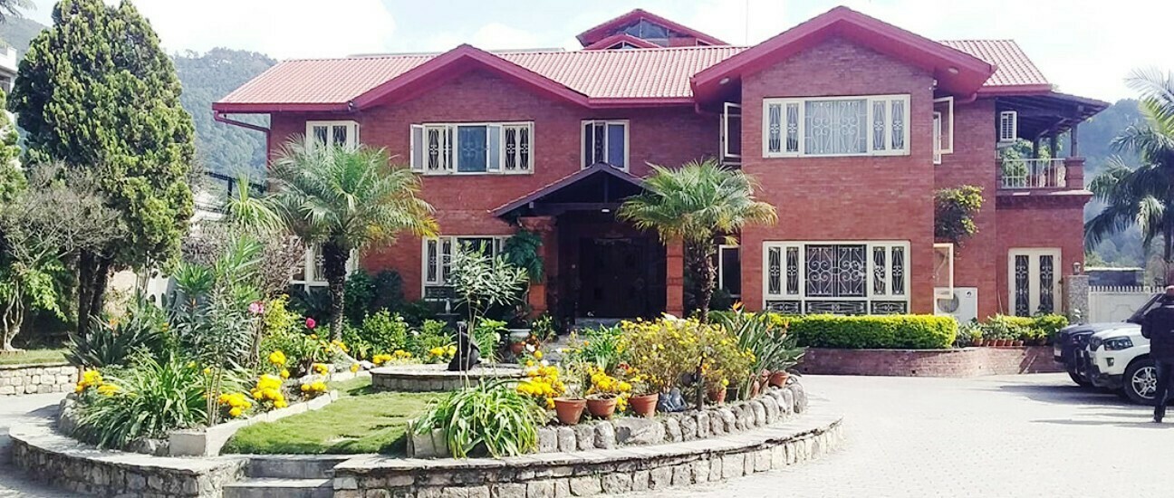 देउवा निवासमा तोडफोडको प्रयास