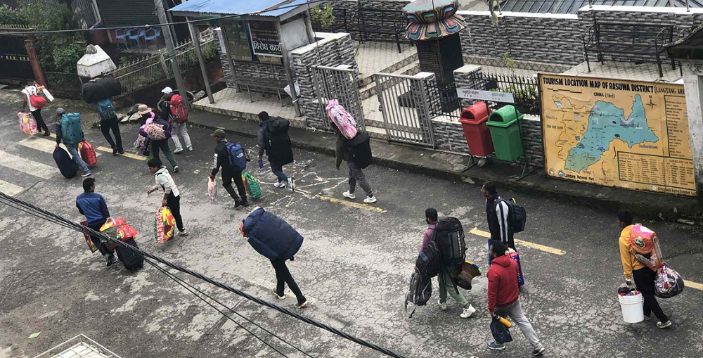 फरार कैदीबन्दीलाई असोज २० गतेसम्म सम्पर्कमा आउन आग्रह