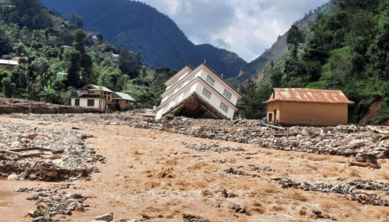 विपद्को एक वर्ष : काभ्रेमा तीन हजारलाई अस्थायी आवास अनुदान