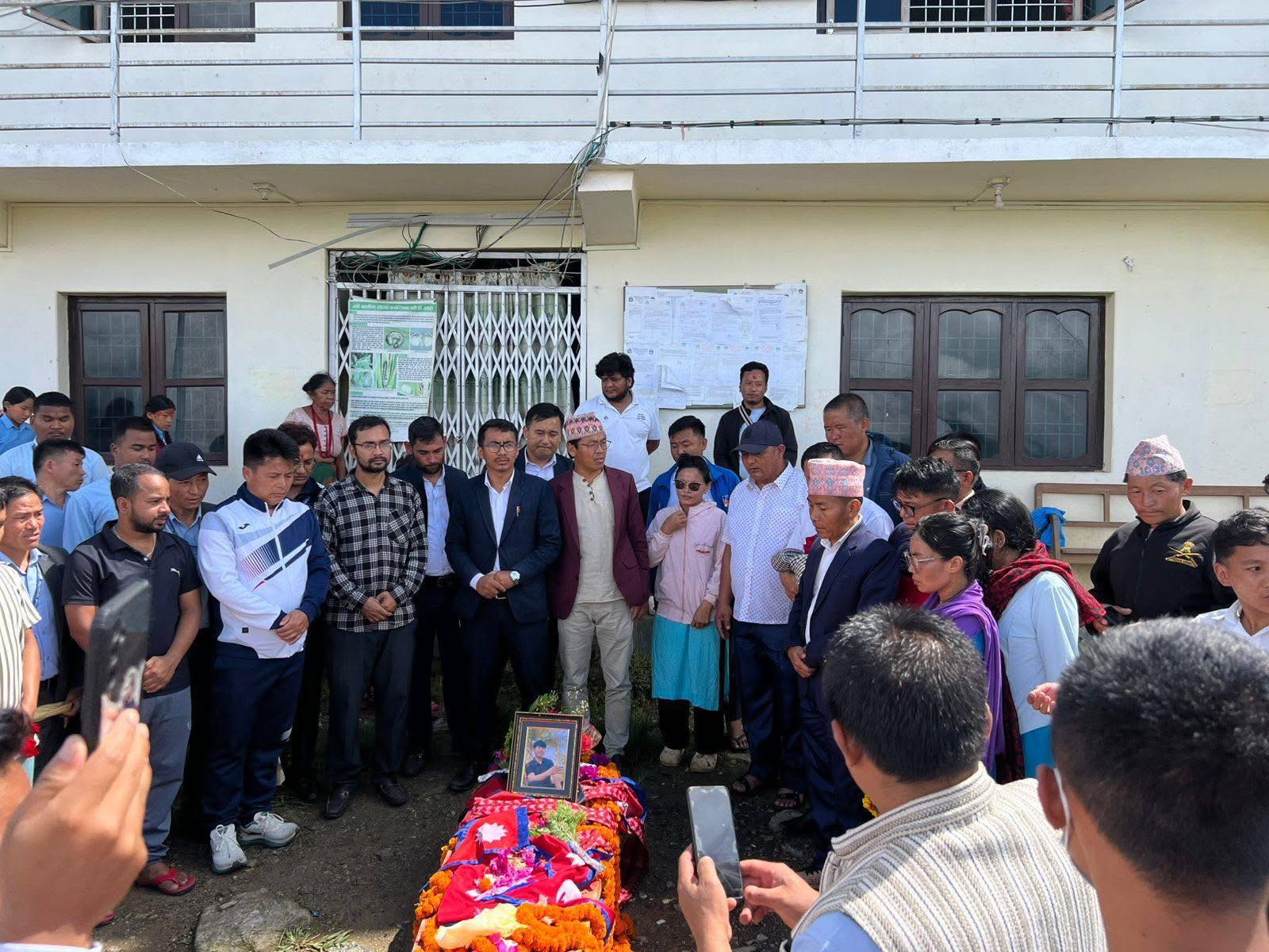 जेनजी प्रदर्शनका क्रममा मृत्यु भएका सङ्खुवासभाका कुलुङको अन्त्येष्टि