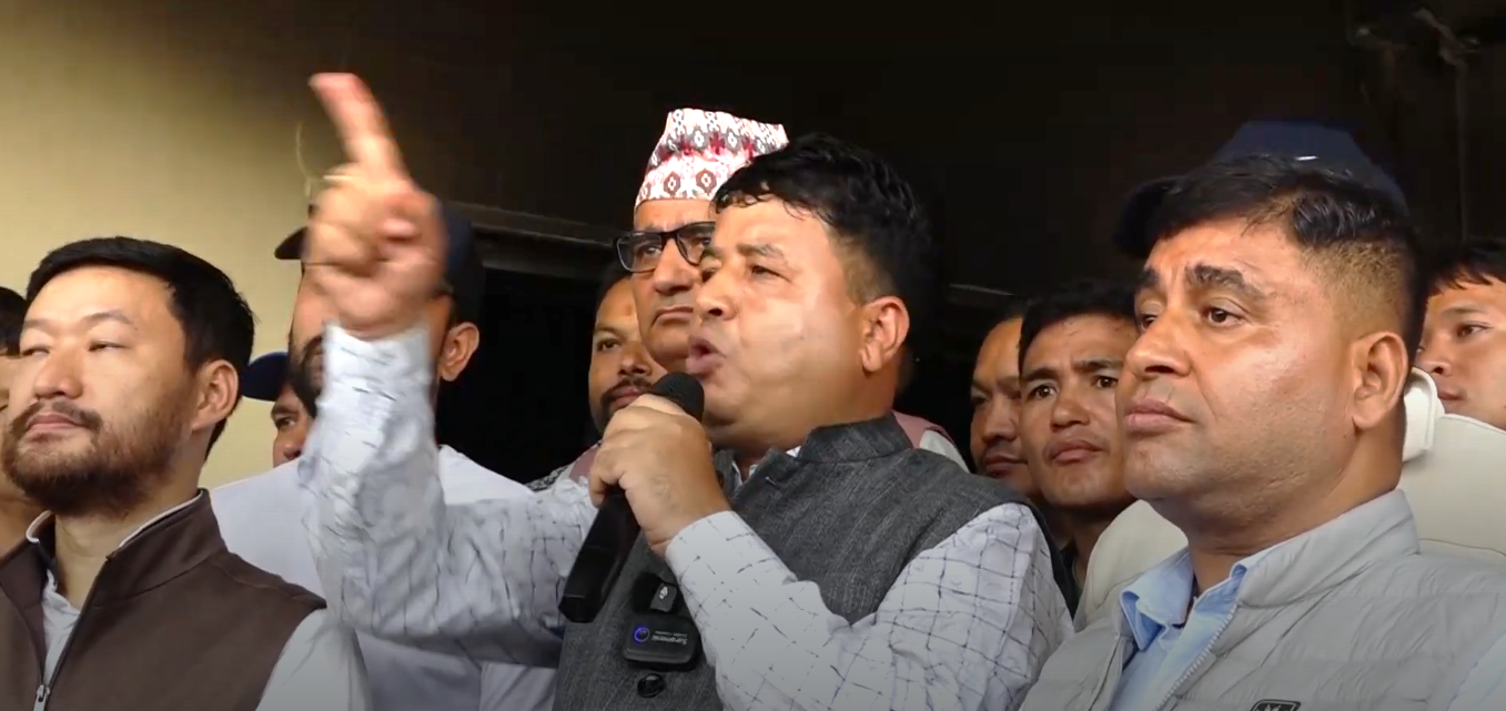 एमालेलाई कमजोर नठान्न महेश बस्नेतको चेतावनी, काठमाडौंमा युवाहरुको जुलुस निकाल्ने उद्घोष