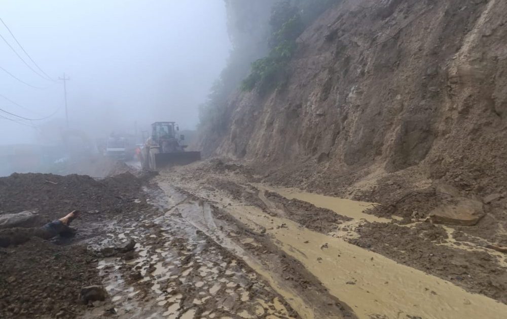 बुटवल-नारायणगढ सडक अवरुद्ध