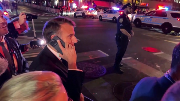 एउटा राष्ट्रपतिको सवारीले अर्का राष्ट्रपति जाममा फसे, आधा घण्टा सडकमा पैदल हिँडे