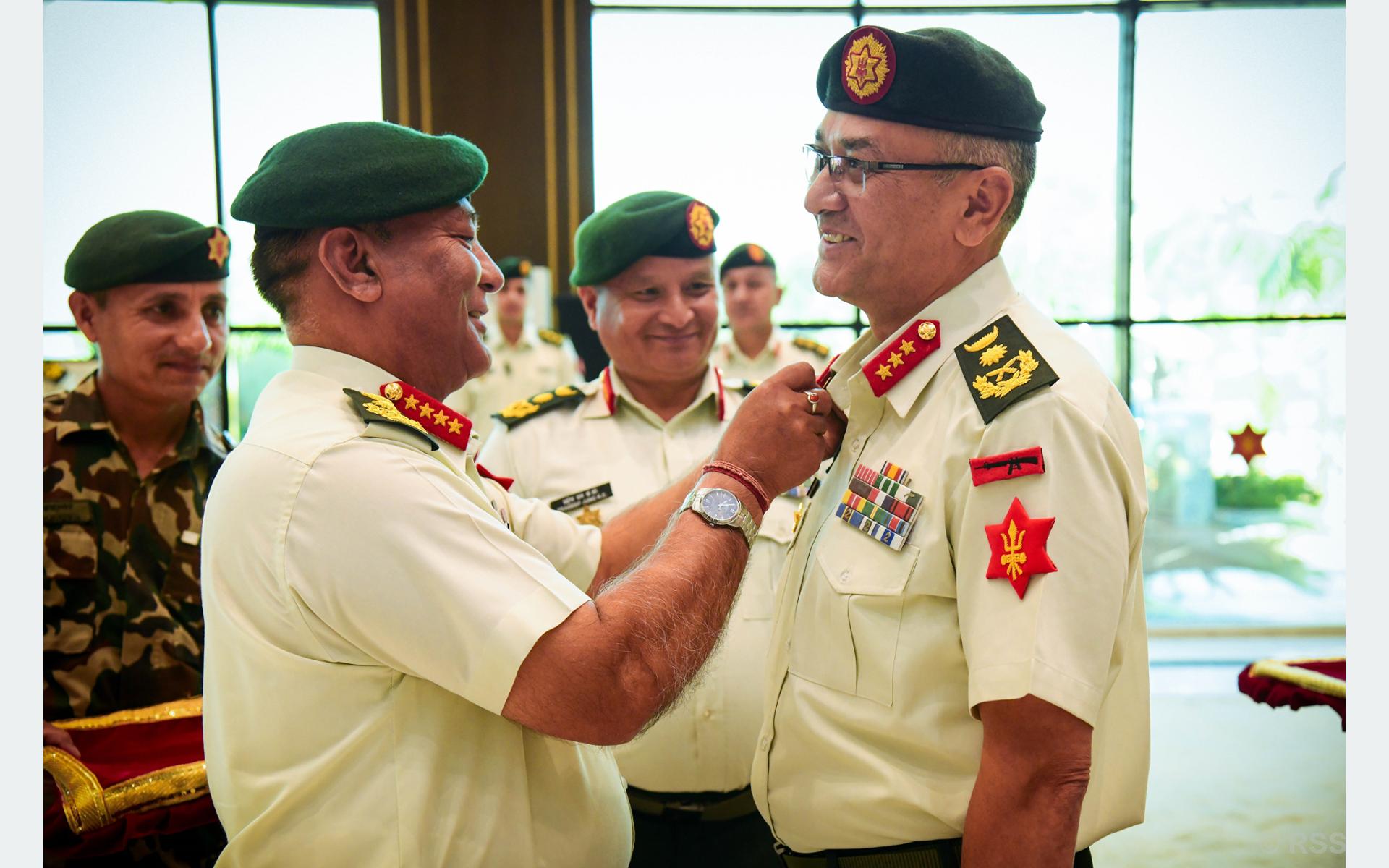 न्यूरोड, असन र इन्द्रचोकमा तिहारको किनमेल गर्नेको भीड (तस्विरहरू)