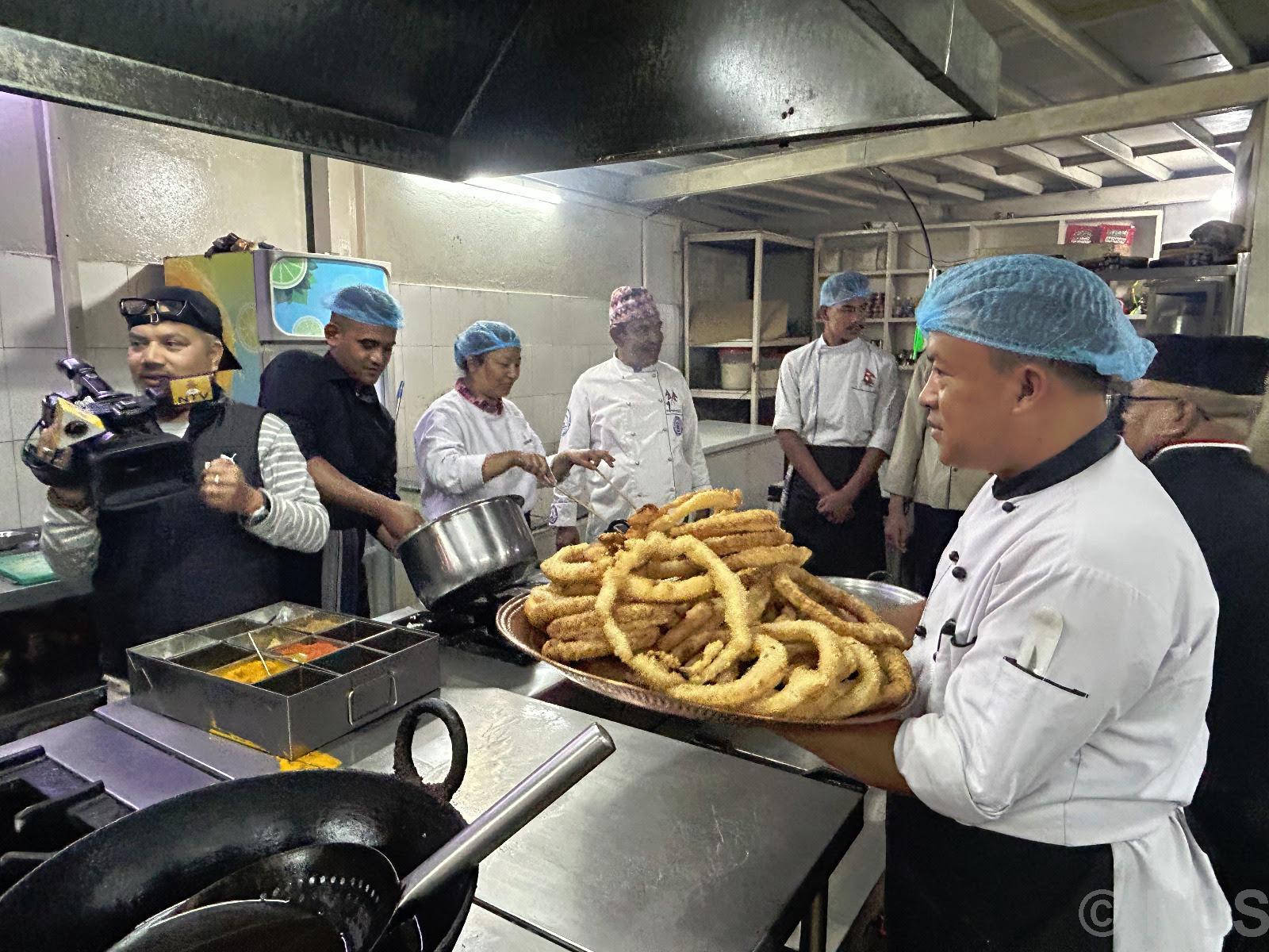 तिहारको अवसरमा सेल पकाउने प्रतियोगिता