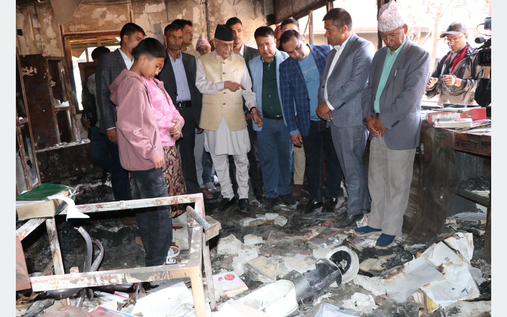 एमाले अध्यक्ष ओलीद्वारा बालकोटस्थित निवास अवलोकन