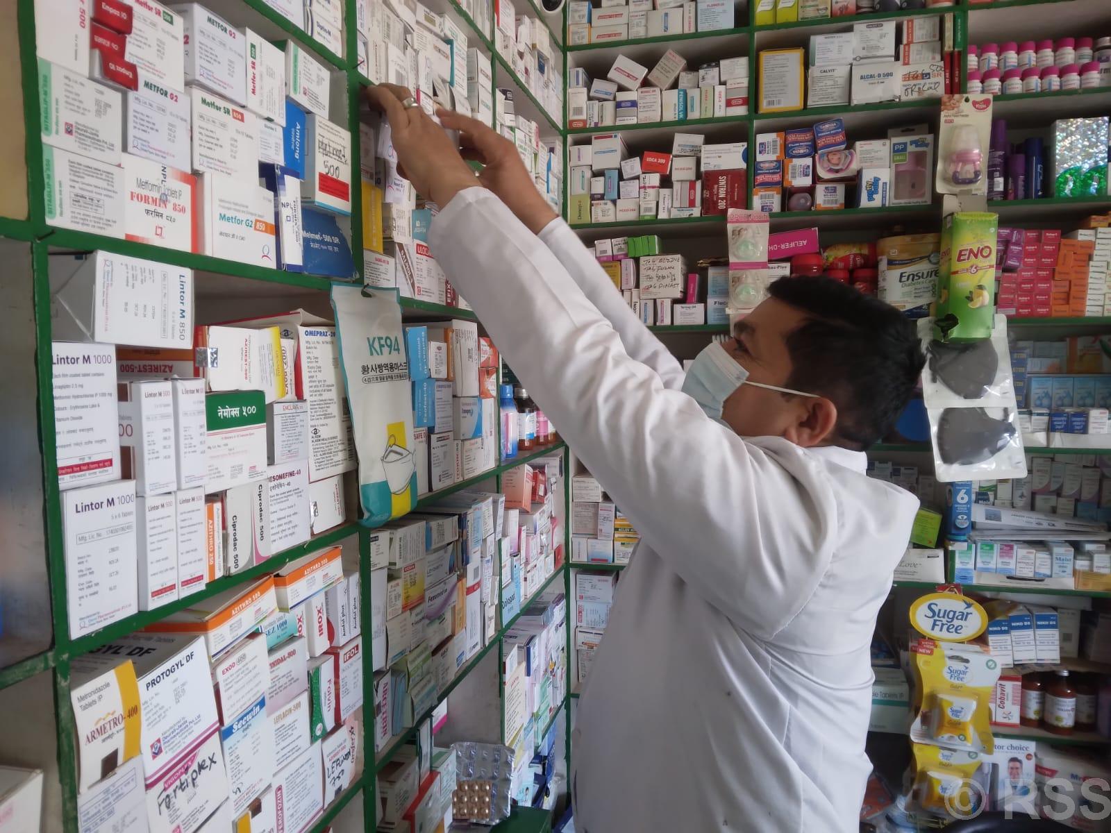 अन्धाधुन्ध एन्टिबायोटिकको प्रयोगले जनस्वास्थ्यमा गम्भीर असर, सचेत हुन विज्ञको सुझाव