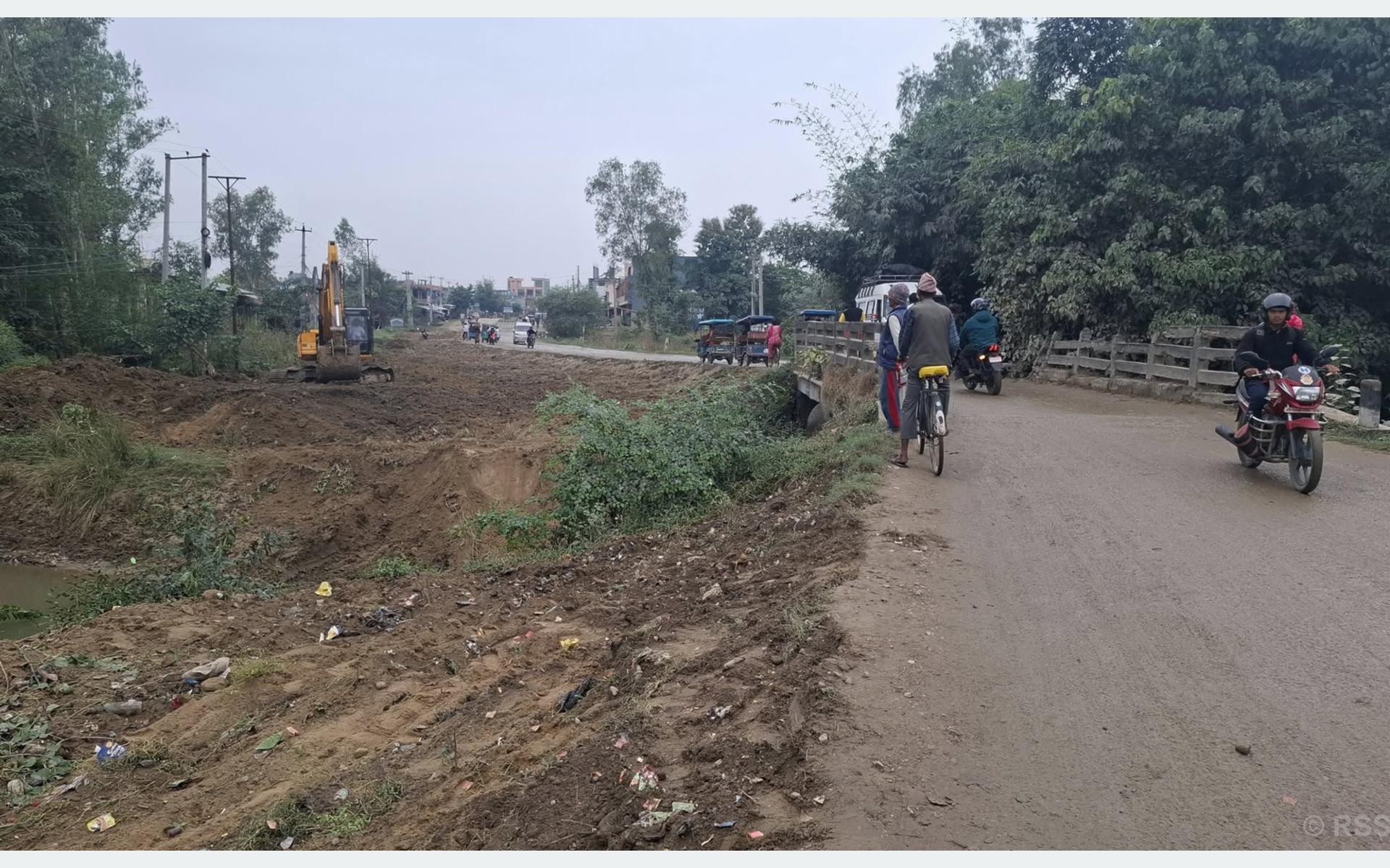 नेपालगञ्ज–गुलरिया सडकमा चार ‘लेन’को पुल निर्माण हुँदै