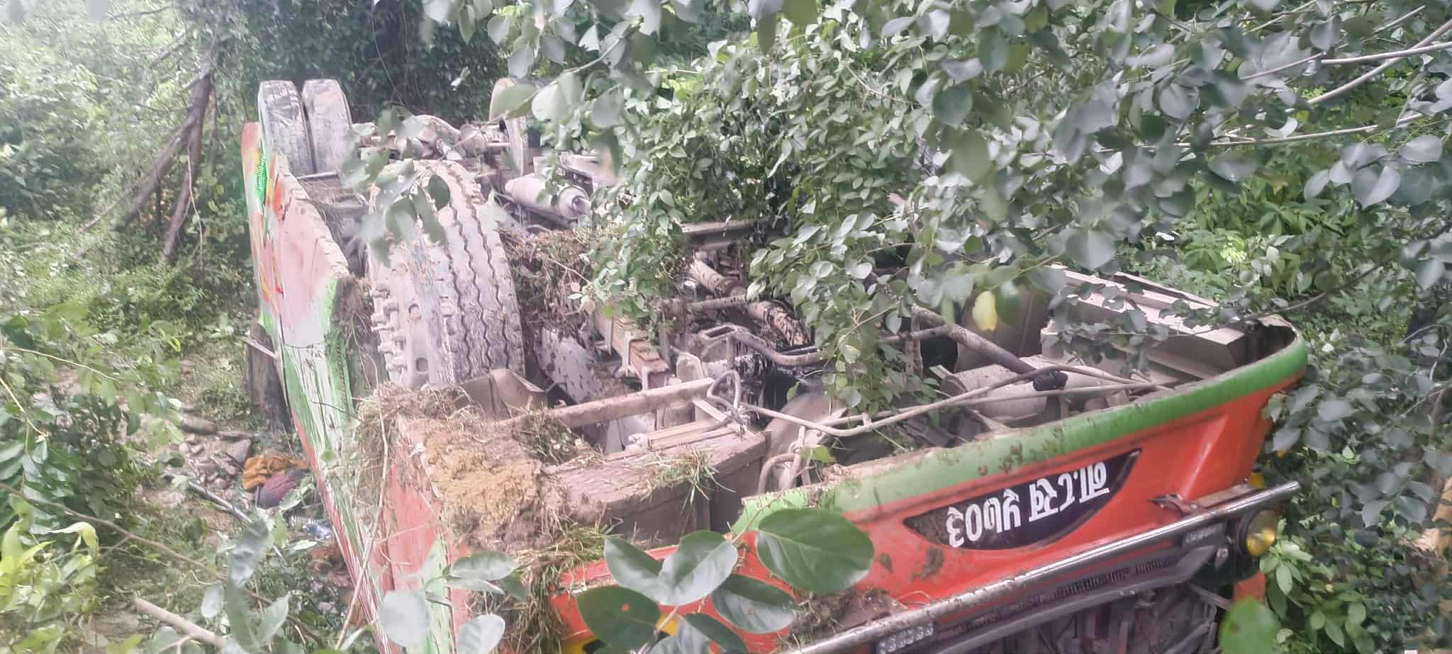 कपिलवस्तु बस दुर्घटनामा ३६ जना घाइते , २ जनाको अवस्था गम्भीर