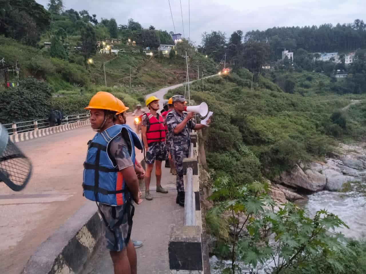 मनसुनजन्य विपद्ः काठमाडौं उपत्यकामा सशस्त्र प्रहरी बलको पट्रोलिङ तथा माइकिङ