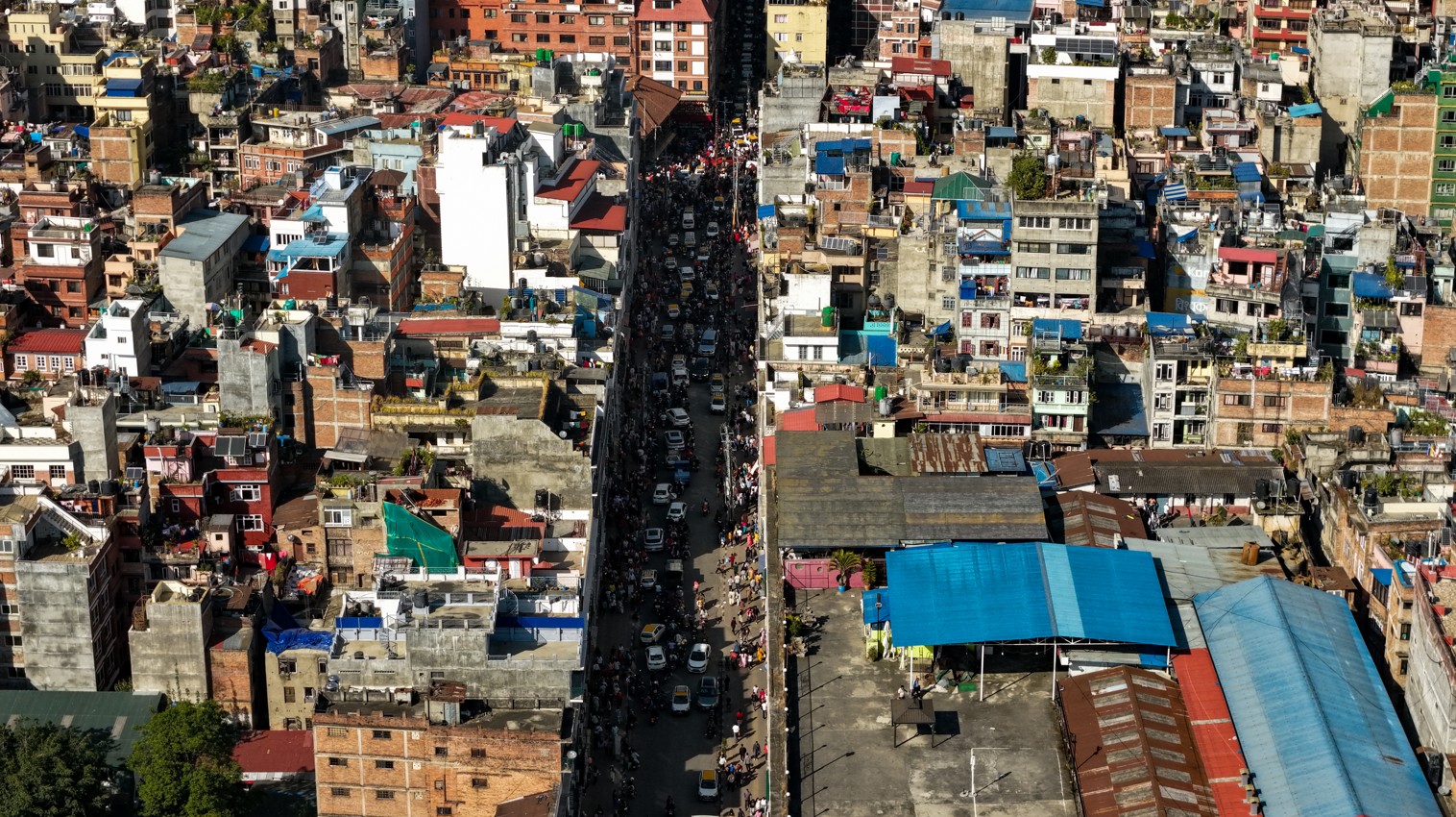 न्यूरोड, असन र इन्द्रचोकमा तिहारको किनमेल गर्नेको भीड (तस्विरहरू)