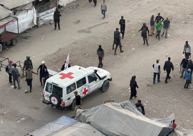 गाजाबाट ७ जीवित बन्धक रेडक्रसलाई हस्तान्तरण, बाँकी केहीबेरमै रिहा हुने