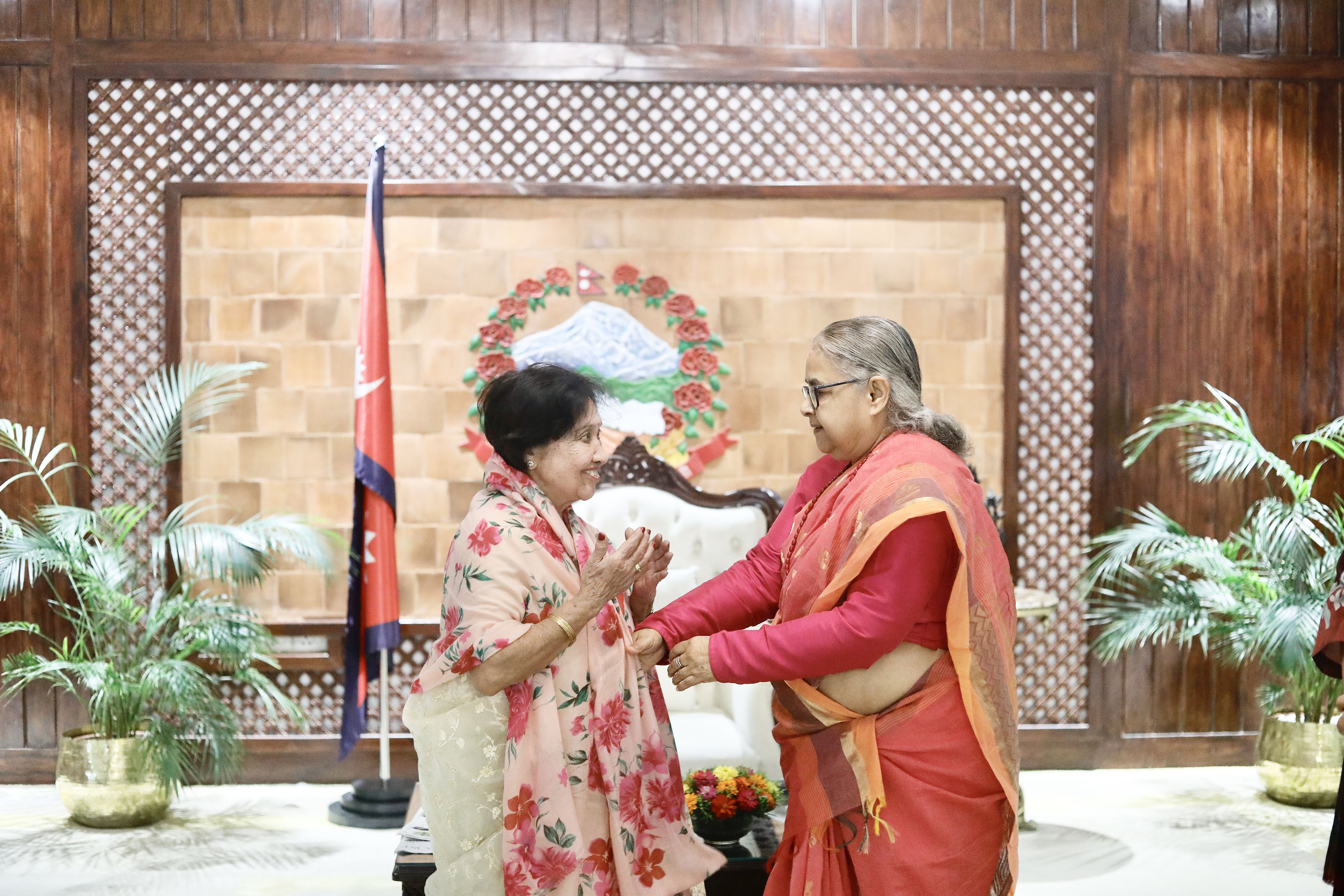 प्रधानमन्त्री कार्कीद्वारा अञ्जली मास्केलाई सम्मान