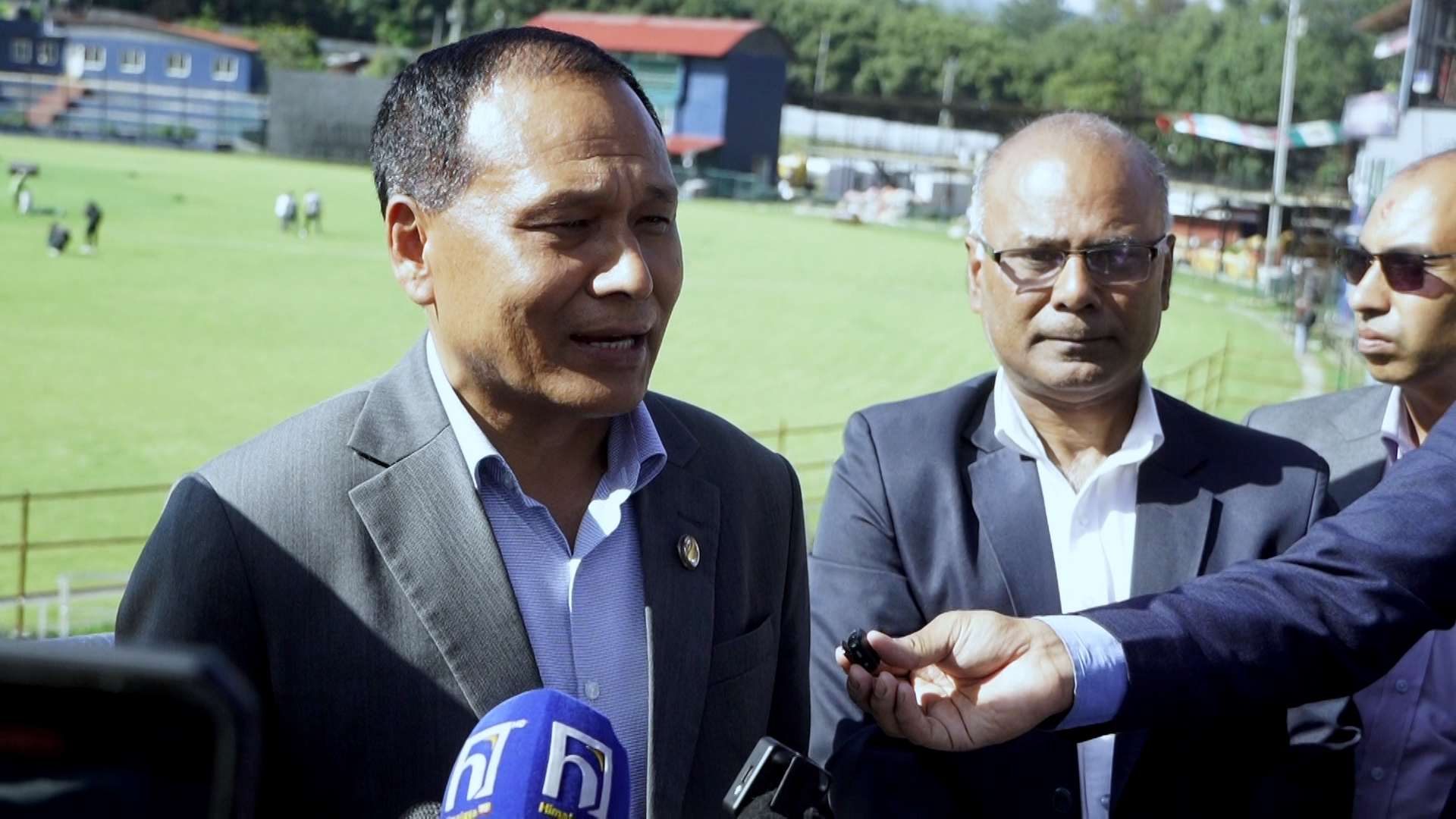 कुलमानले गरे टियू क्रिकेट मैदानको अनुगमन, चाँडो काम सक्न निर्देशन