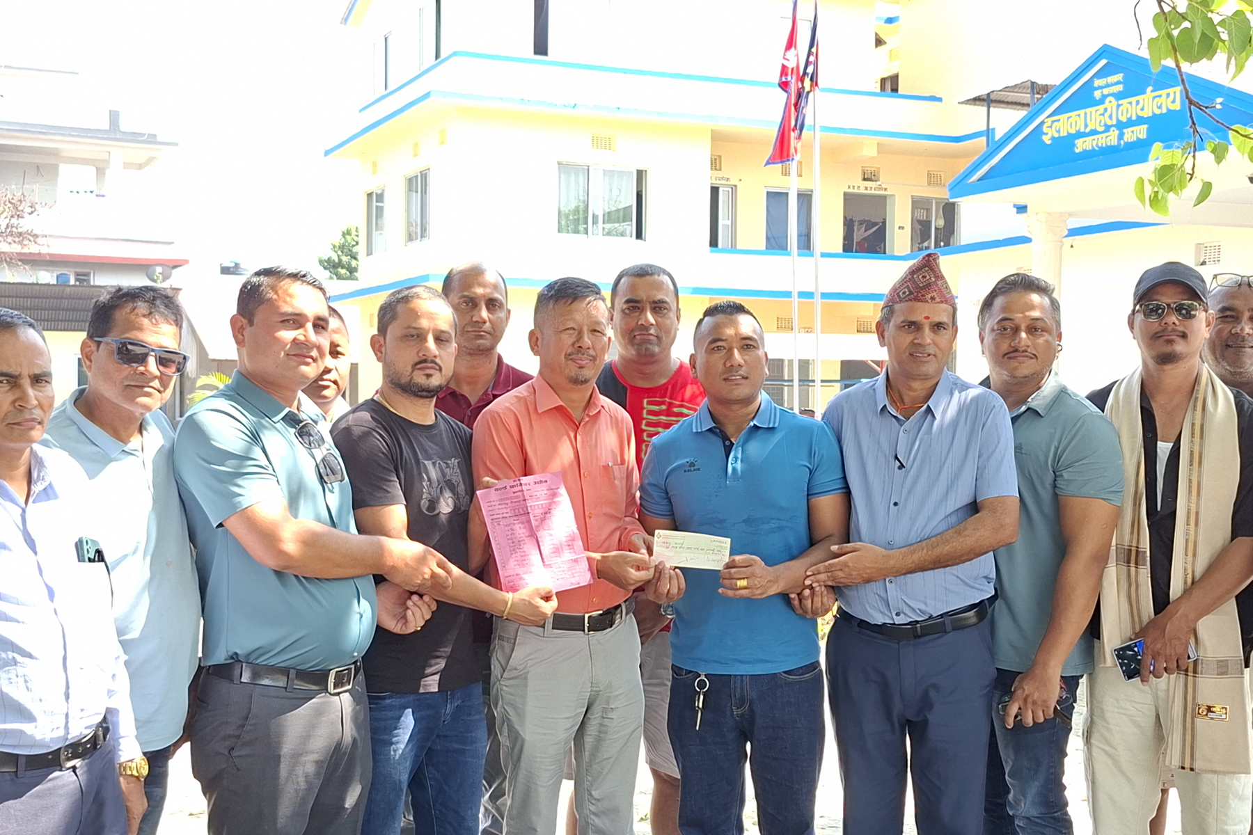 प्रहरी कार्यालय पुनर्निर्माण गर्न १० लाख सहयोग