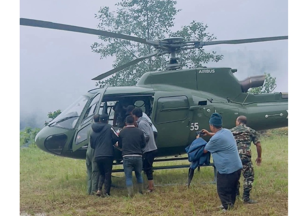 इलाममा बाढीपहिरो : हेलिकप्टर अवतरणमा समस्या