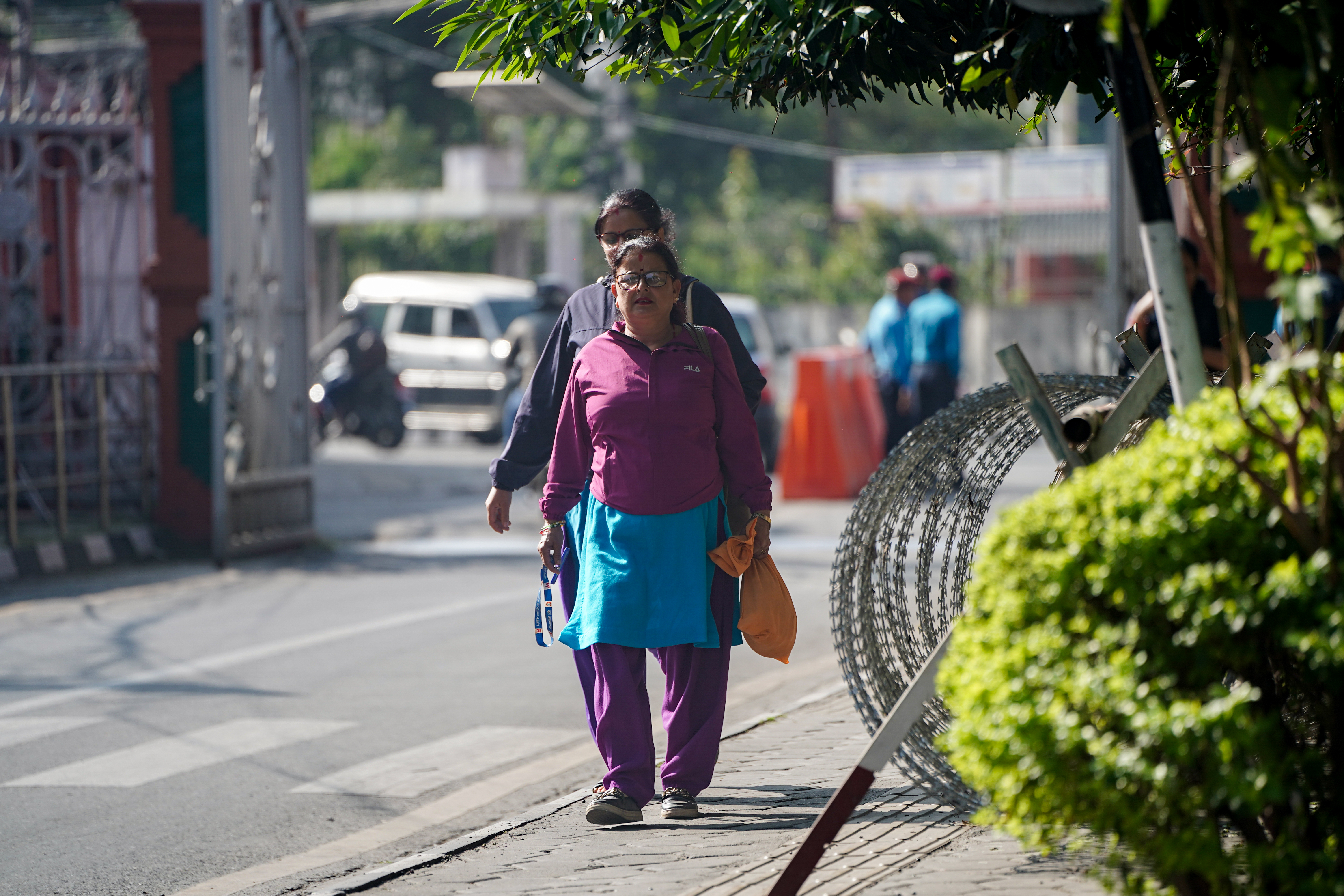 तिहार सकिएसँगै कार्यालय फर्किन थाले कर्मचारी (फोटोफिचर)