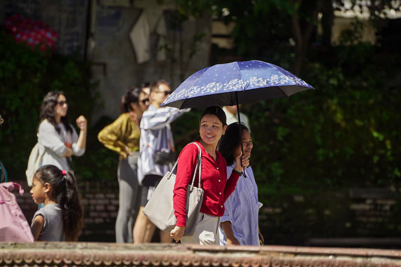 घामपानीमा प्यारो छाता (तस्बिरहरू)