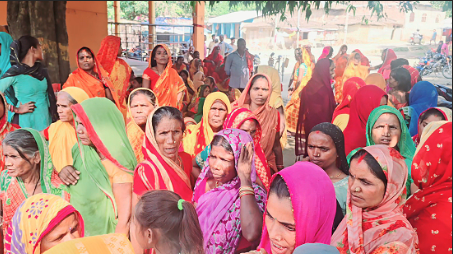 सर्लाहीको धनकौलमा बाढी पीडितको राहत जनप्रतिनिधिले आफन्तलाई मात्र वितरण गरेको आरोप