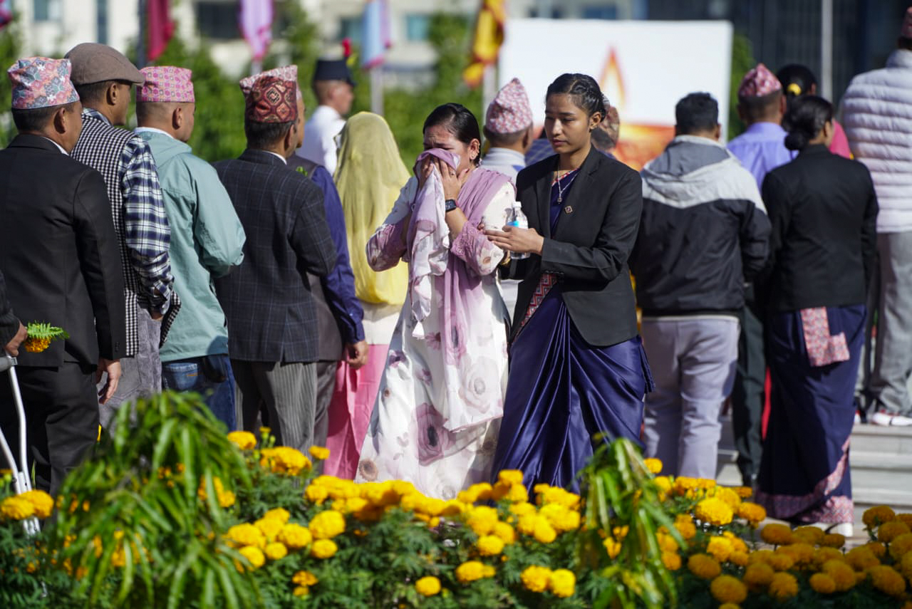 प्रहरी दिवसमा सम्मानित हुँदा भावविह्वल शहिद प्रहरी परिवार (तस्विरहरु)