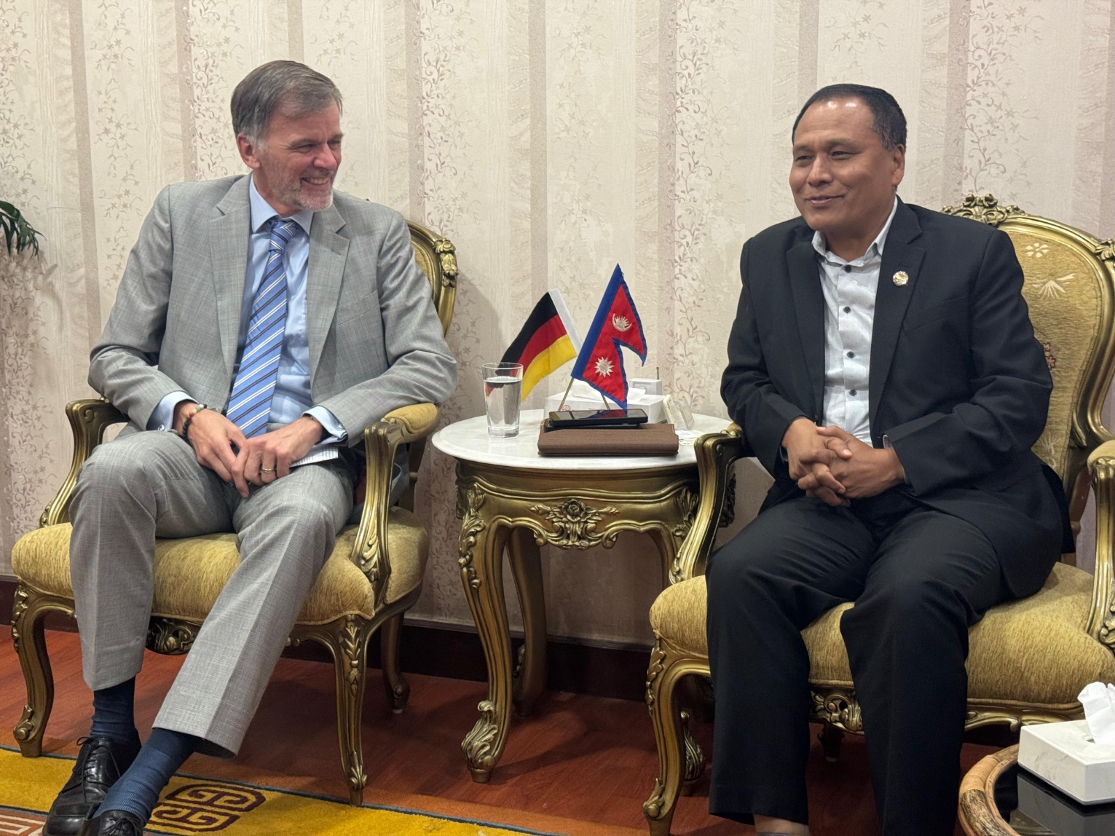 मन्त्री घिसिङ र जर्मनीका राजदूतबीच भेटवार्ता