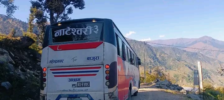 बाजुराको मार्तडी–कोल्टी सडकखण्डमा पाँच महिनापछि पुनः बस सेवा सञ्चालन
