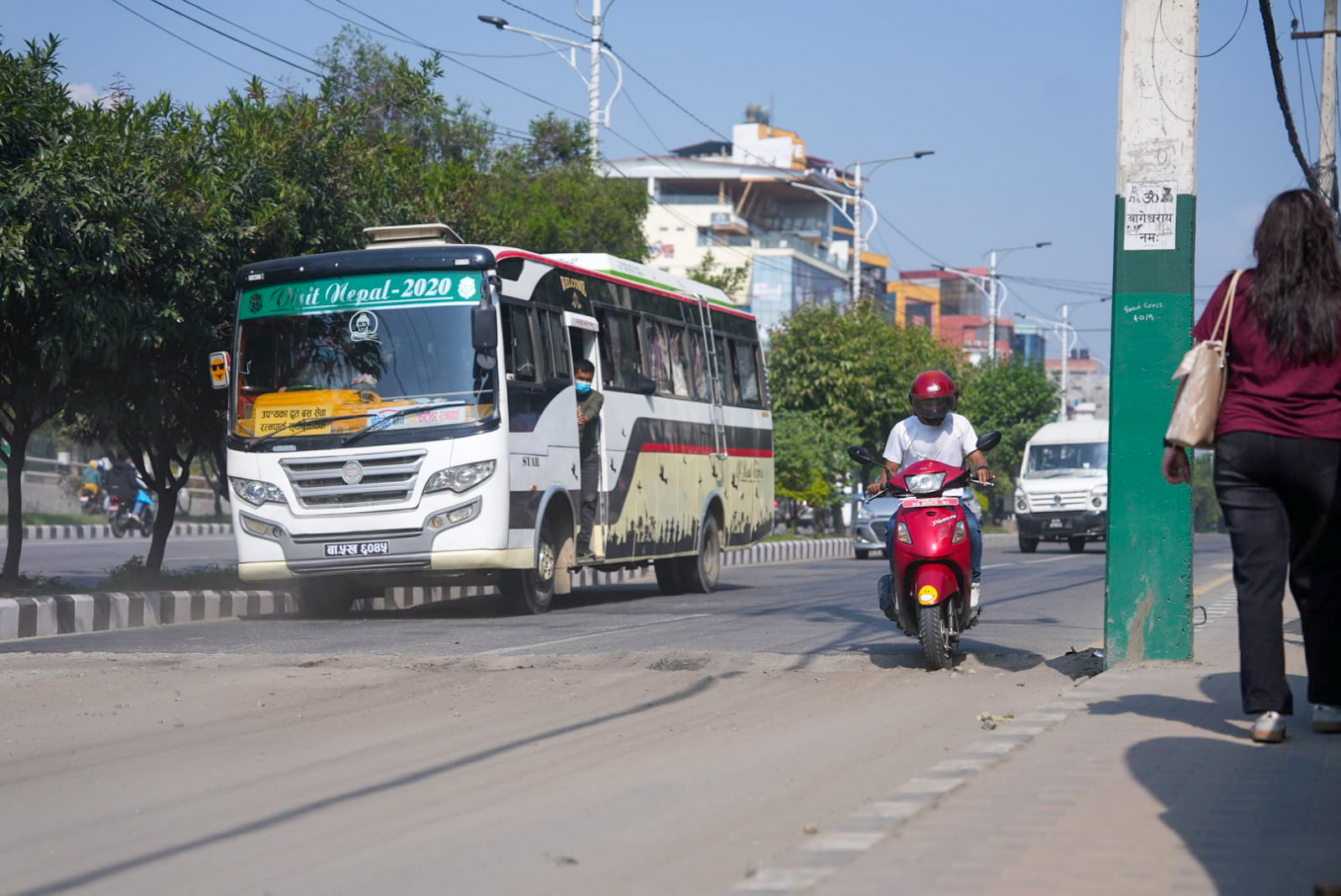 लामो दूरीका सवारीसाधन तीन दिनसम्म काठमाडौं  भित्रिन र बाहिरिन रोक
