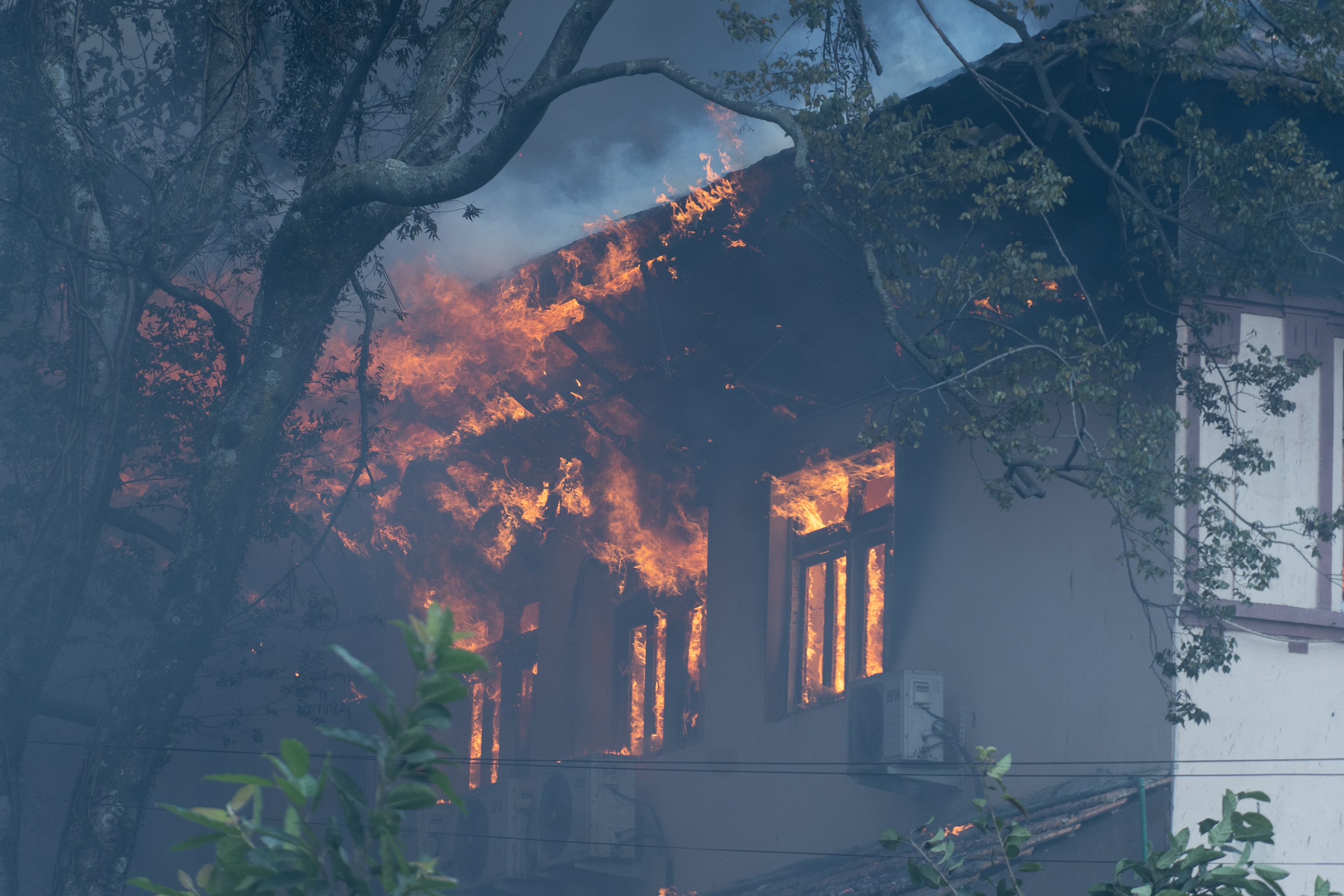 काभ्रेमा तोडफोड-आगजनी घटनाको अनुसन्धान गर्दै प्रहरी, ११ जना पक्राउ