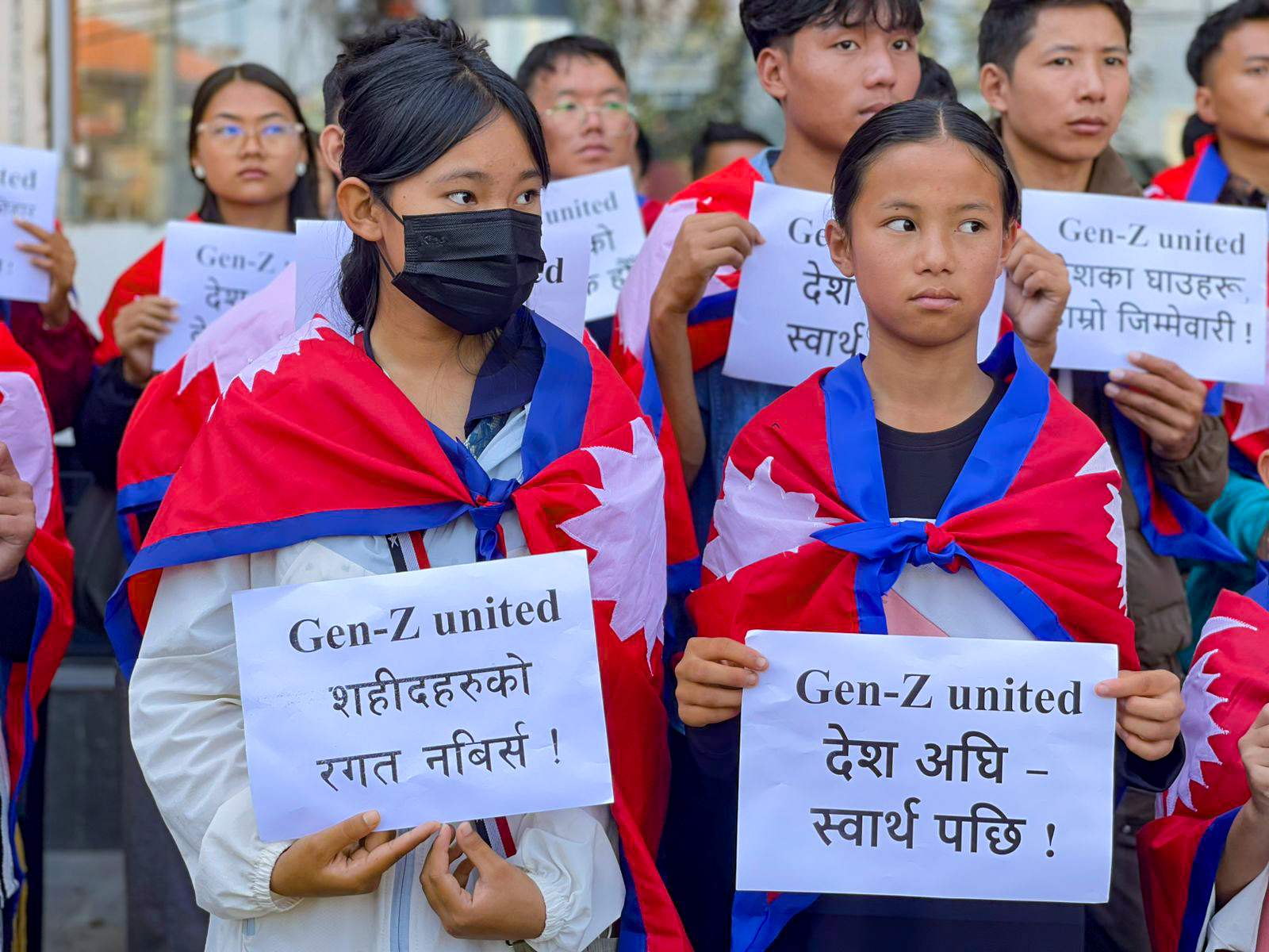 देश दुखेको बेला एक हौं भन्दै जेनजीहरूको शान्तिपूर्ण आन्दोलन (तस्बिरहरू)