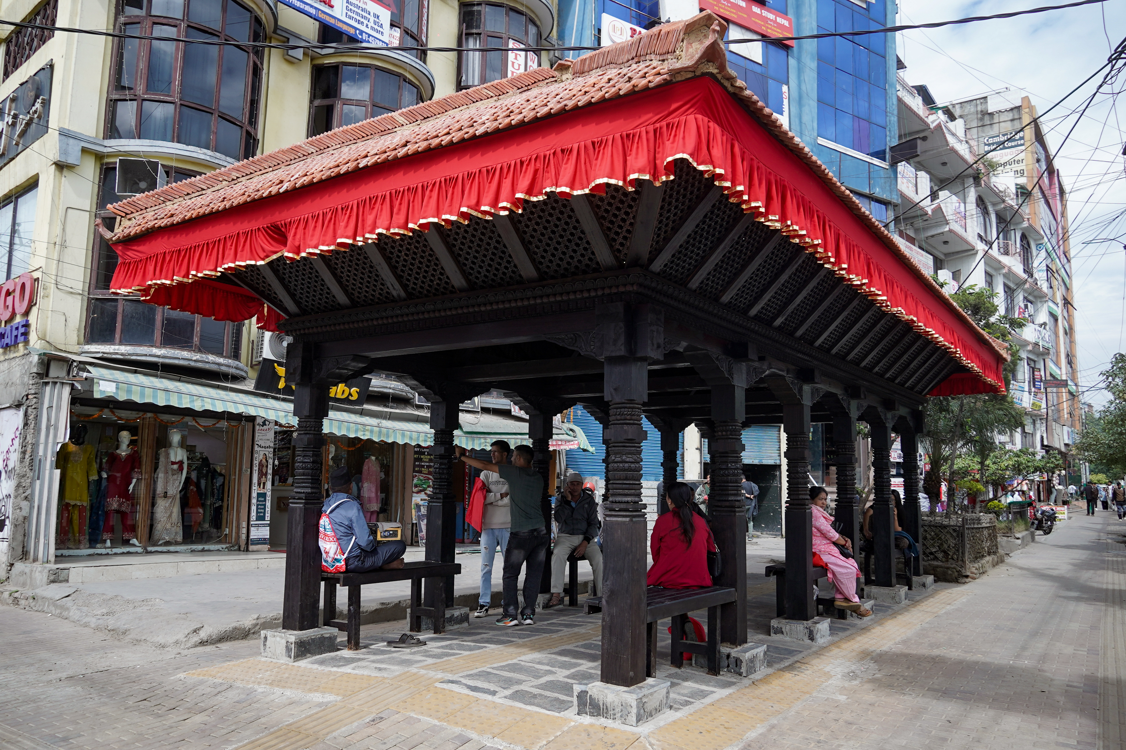 सर्वसाधारणको सुविधाको लागि महानगरपालिकाद्वारा निर्मित फल्चा (तस्बिर)