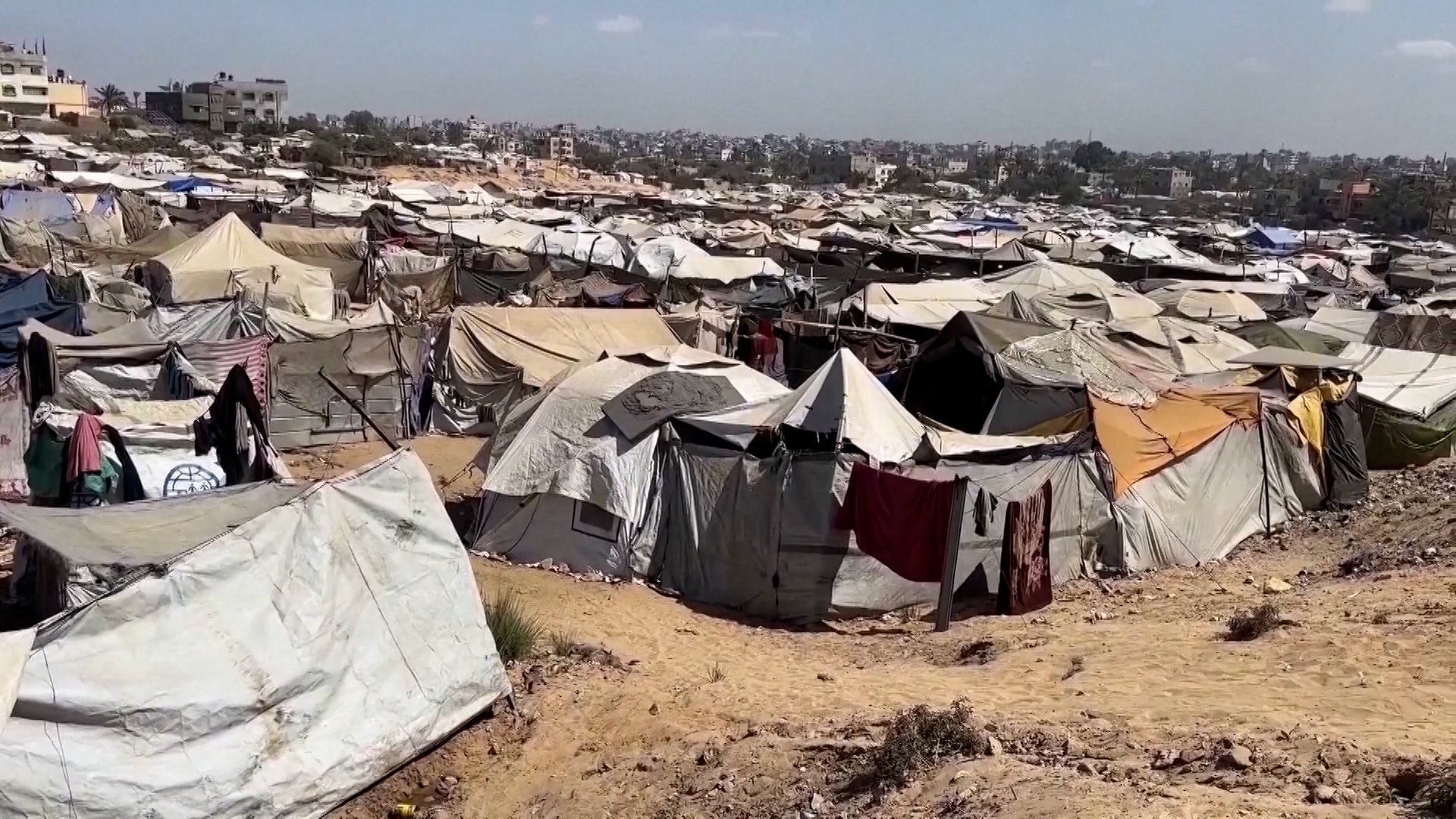 द्वन्द्व सुरु भएयता ६७ हजार बढी प्यालेस्टिनीहरूको मृत्यु, युद्धविराम कार्यान्वयन सुरु