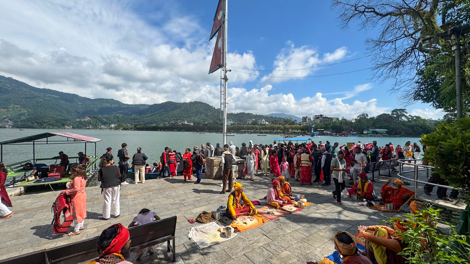 पूर्णिमाको दिन तालबाराही मन्दिरमा दर्शनार्थीको भीड (फोटोफिचर)