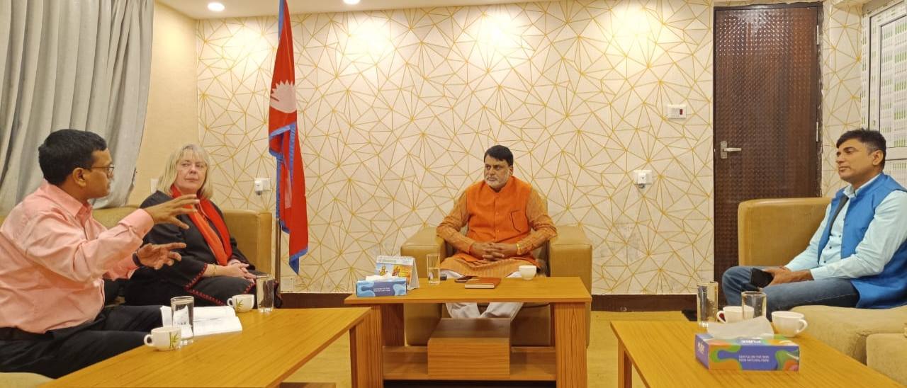 मुख्यमन्त्री सोनल र बेलायती राजदूतावासको टोलीबीच भेट
