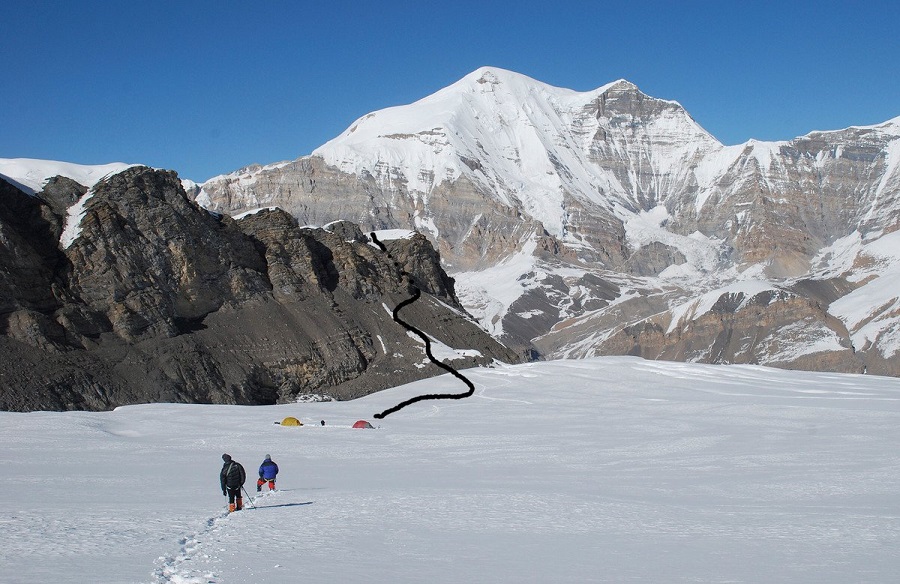 मुस्ताङको सरिबुङ पास क्षेत्रमा १४ पदयात्री सम्पर्कविहीन