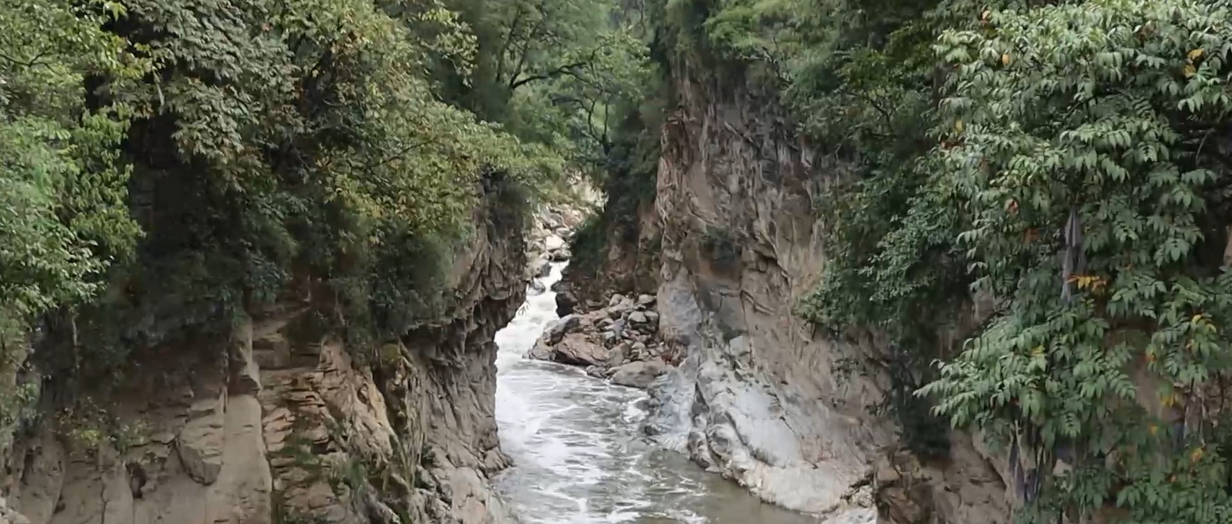 ललितपुरका सीडीओद्वारा चोभार गल्छी निरीक्षण, आसपासका बासिन्दालाई सतर्कता अपनाउन आग्रह