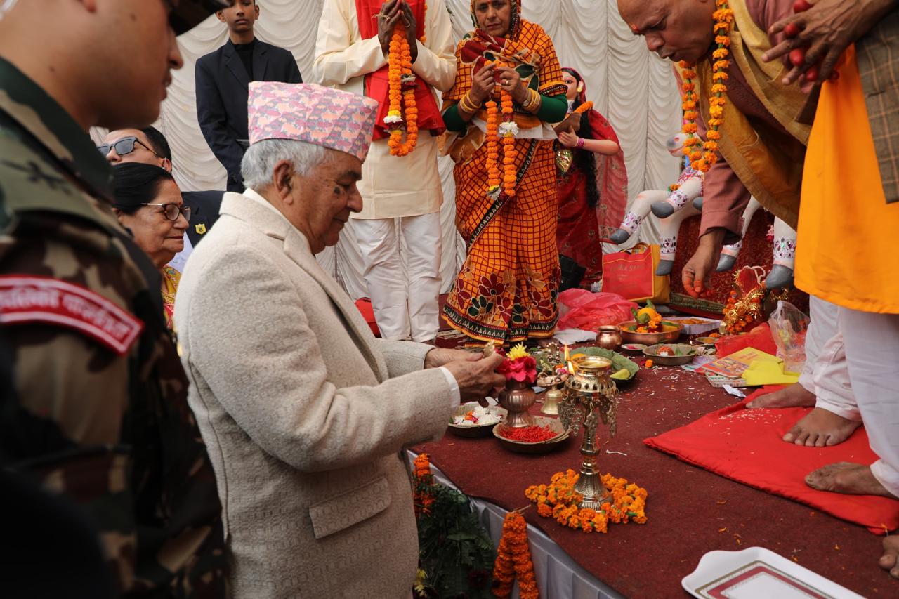 राष्ट्रपति पौडेल छठी माताको पूजामा सहभागी
