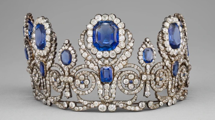 संसारकै ठूलो संग्रहालयमाट ७ मिनेटमा थुप्रै बहुमूल्य गहनाहरू चोरी