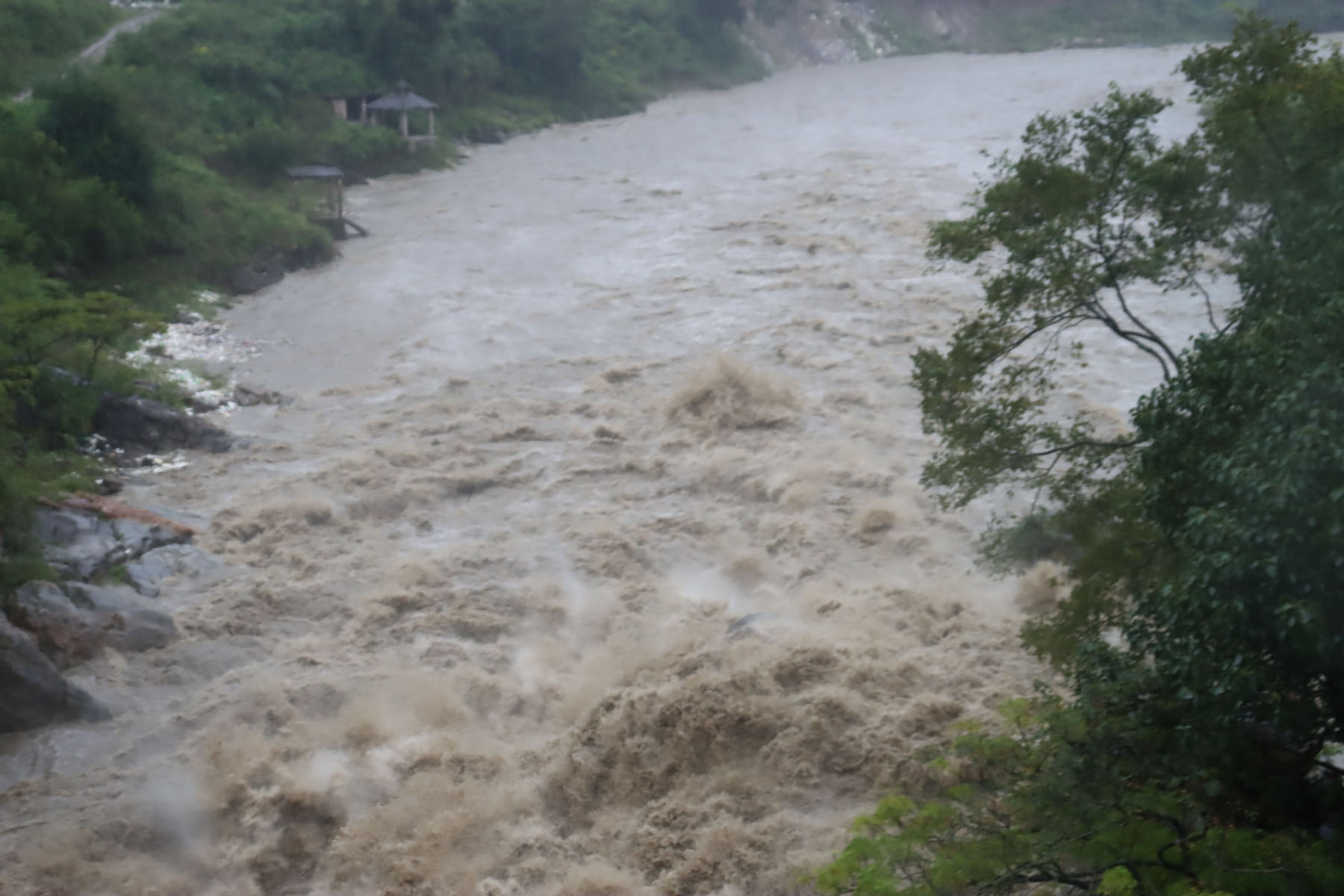 बल्खुस्थित बागमती किनारका सुकुम्वासीलाई विद्यालयमा सारियो