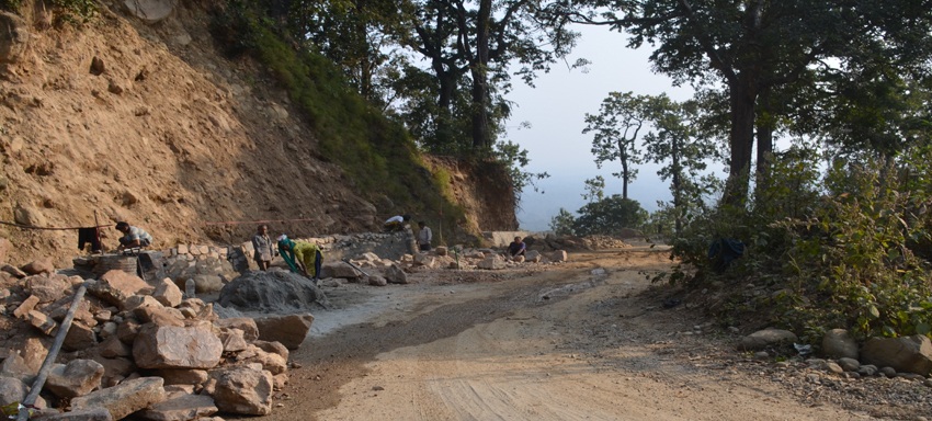 दैजी–जोगबुढा सडक : पञ्चायतमा ‘ट्रयाक’ खुल्यो, सडक अझै अधुरै