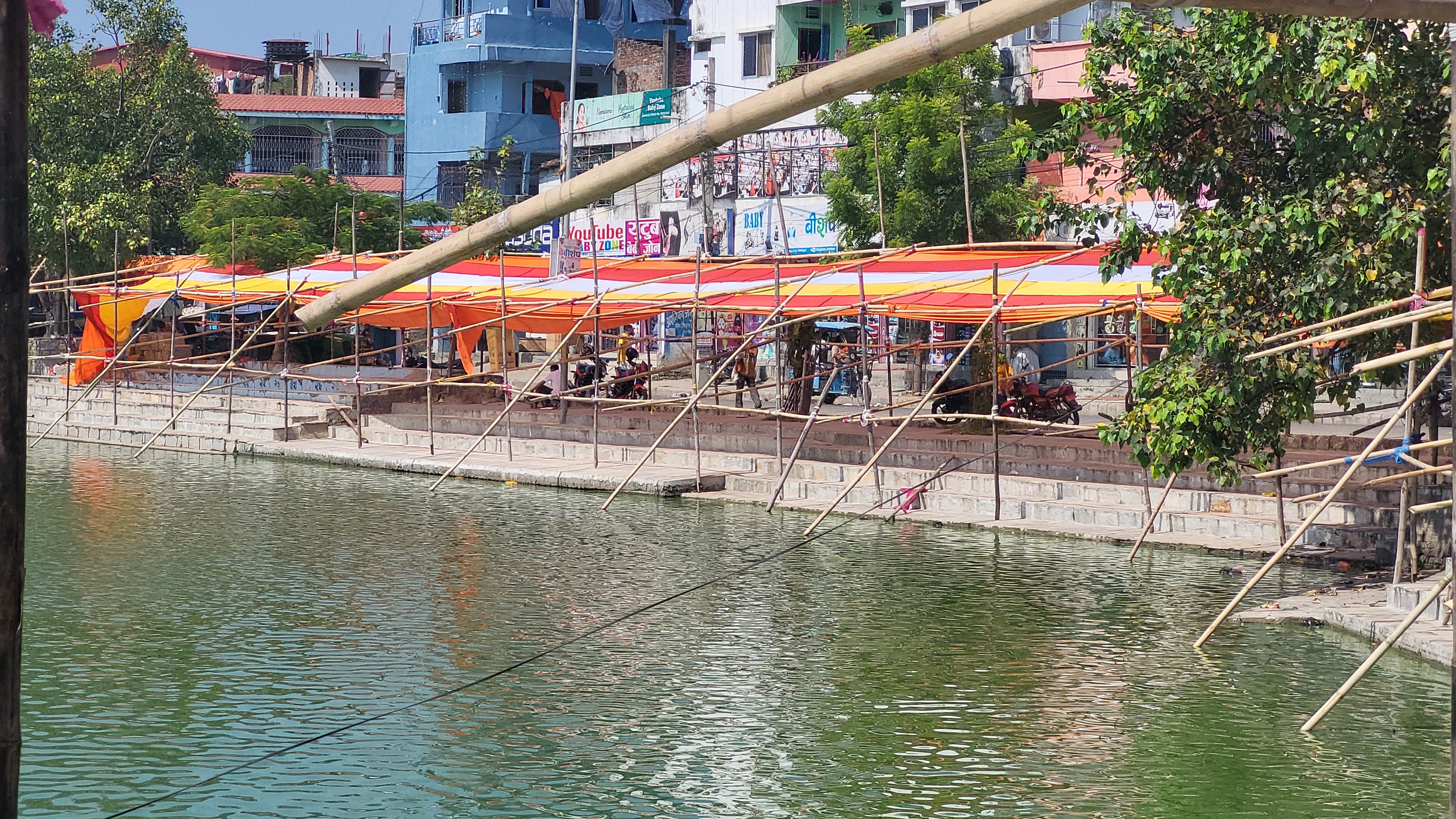 छठ पर्वको तयारी सुरू, पोखरी घाटहरू सजाइँदै