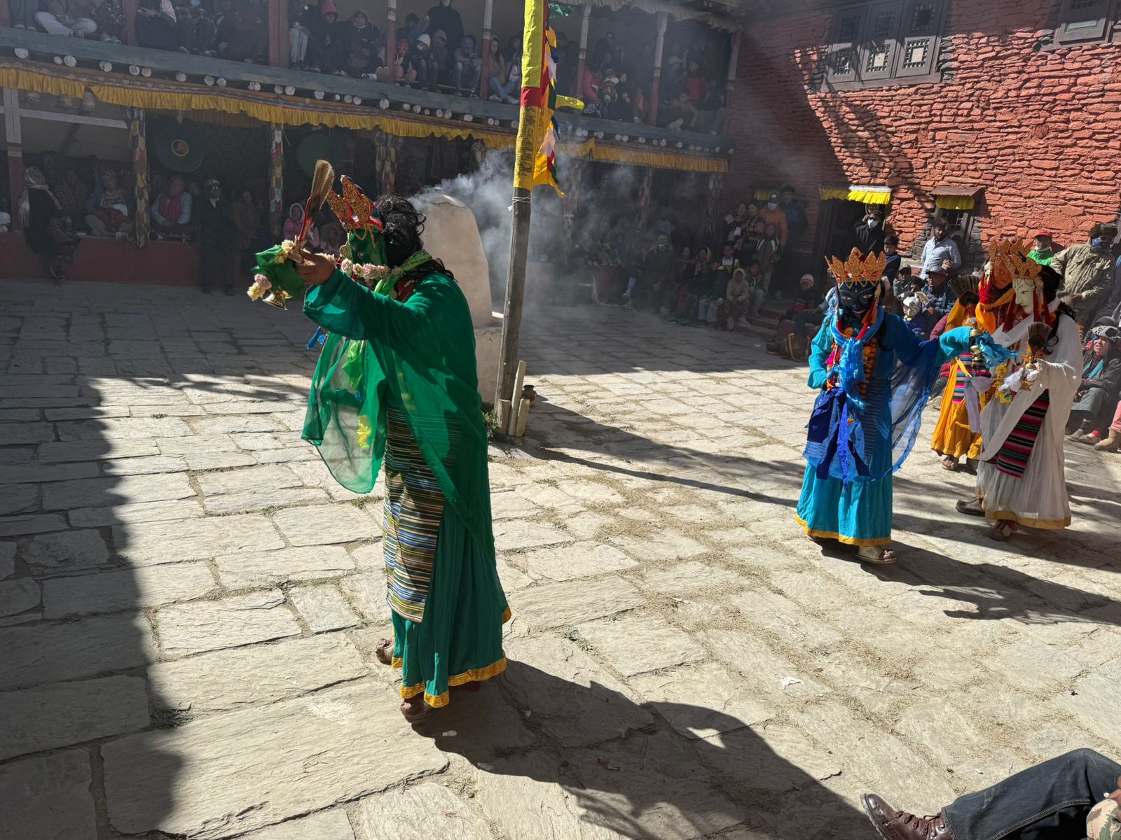 शान्ति र स्थिरताको कामना गर्दै ‘ध्योक्योप’ देव नृत्य प्रदर्शन