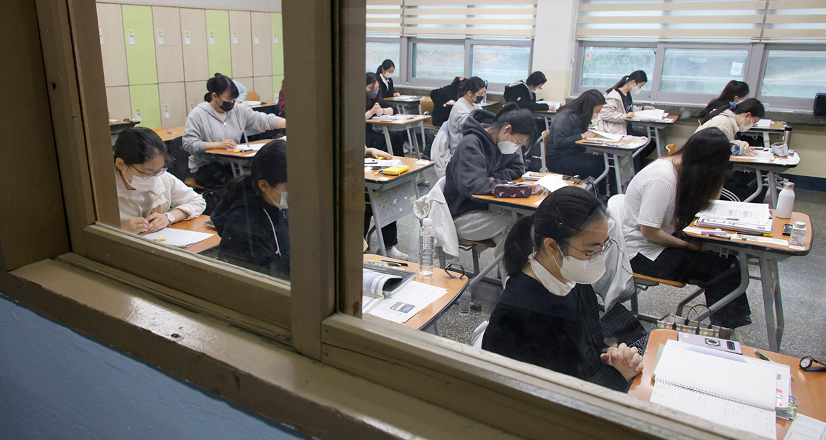 यस वर्षका लागि पूरा भयो संसारकै सबैभन्दा लामो परीक्षा, जुन परीक्षा चल्दा पूरै देश ठप्प हुन्छ