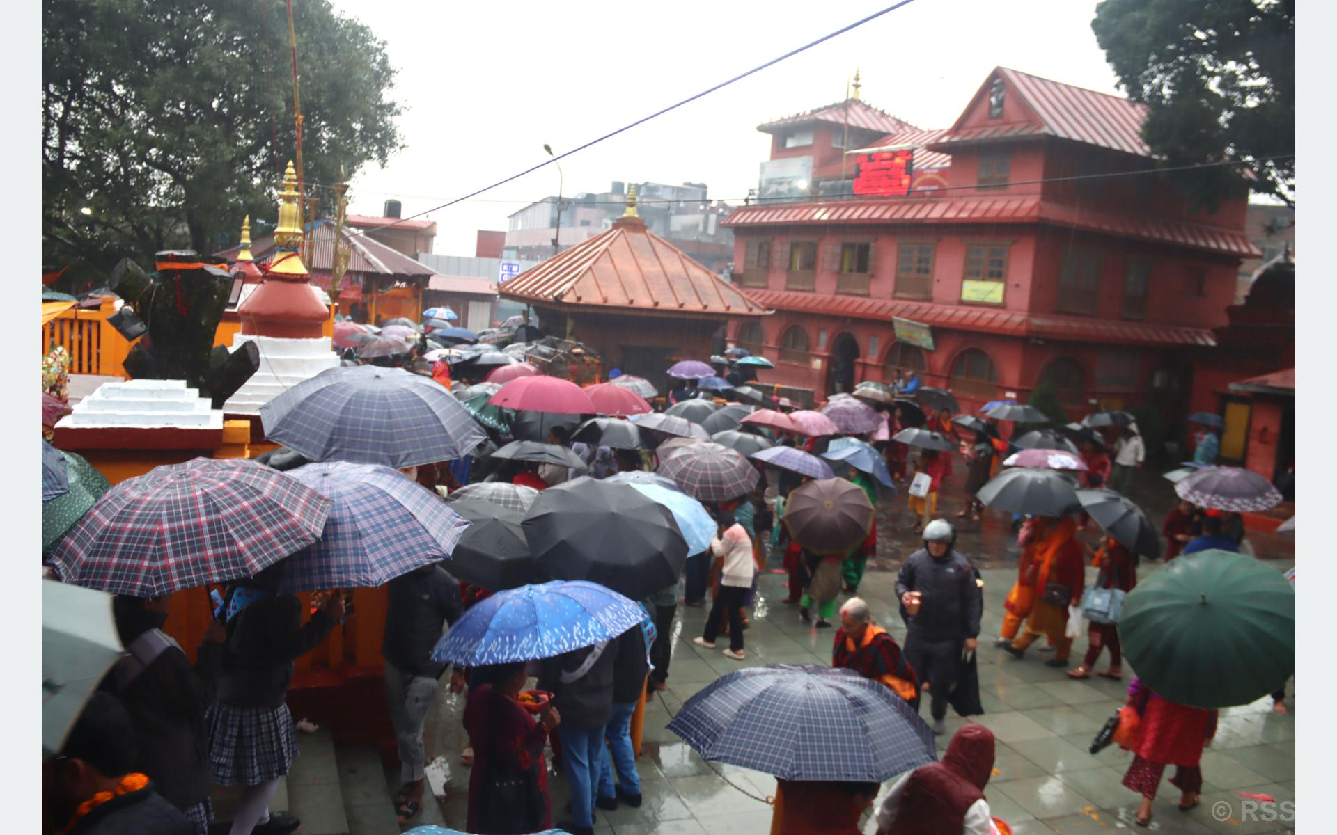 हरिबोधिनी एकादशी: नारायण मन्दिरमा भक्तजनको घुइँचो