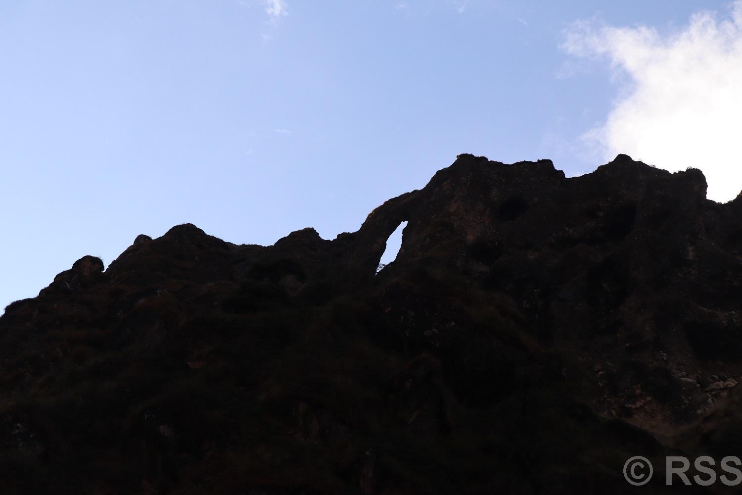 अनौठो ‘स्काई केभ’