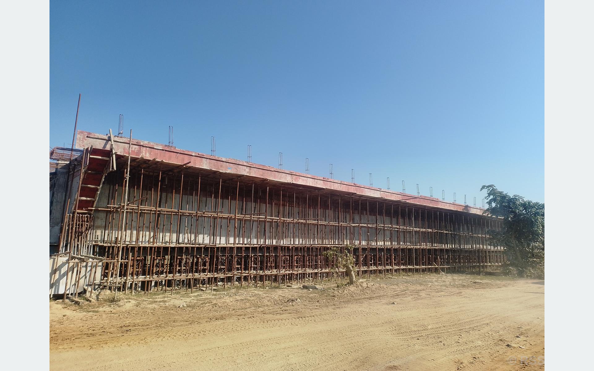 सिधनियाघाटमा तीव्र गतिमा पक्की पुल निर्माण हुँदै