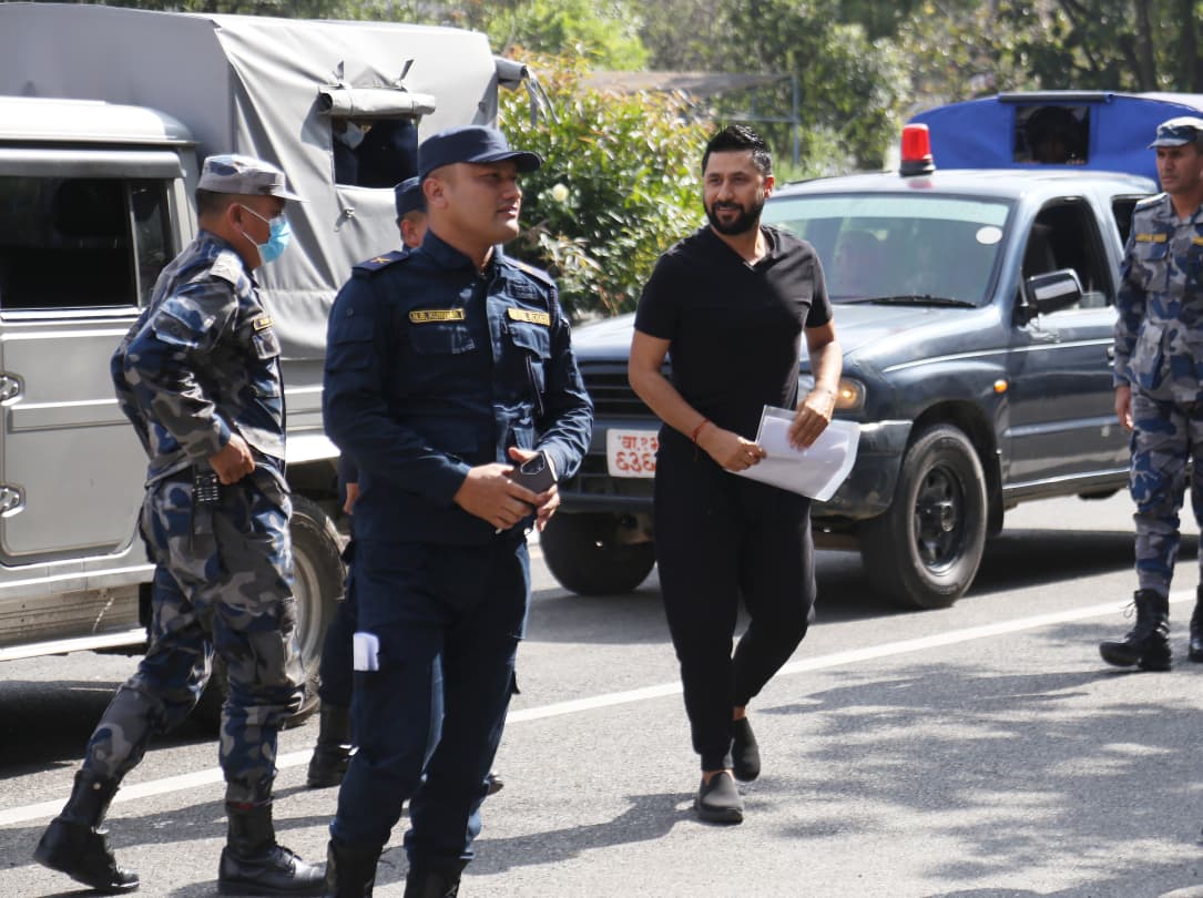 रवि लामिछानेलाई सिंहदरबार ल्याइयो