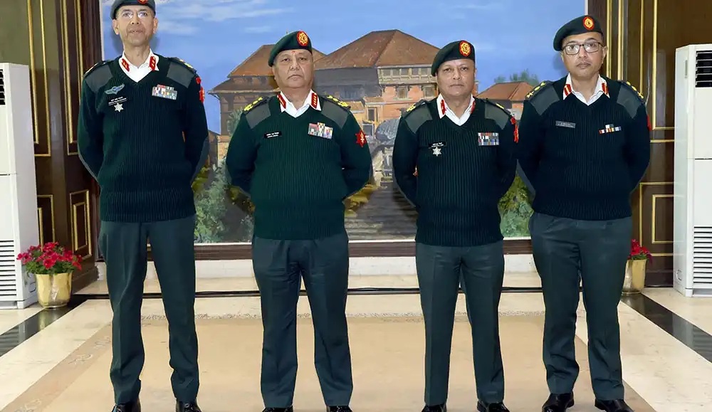 प्रधानसेनापति सिग्देलबाट कृष्ण प्रसाद भण्डारीलाई दर्ज्यानी चिन्ह प्रदान