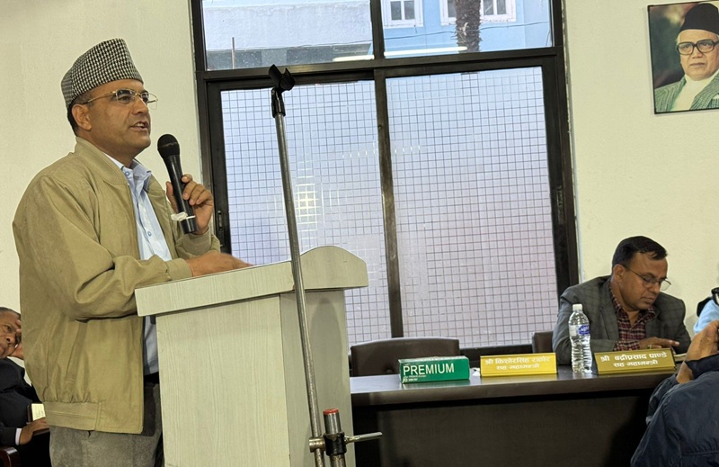 केन्द्रीय समिति बैठकमा महरको लिखित प्रस्ताव पेस, विधानले तोकेकै अवधिभित्र महाधिवेशन गर्न माग